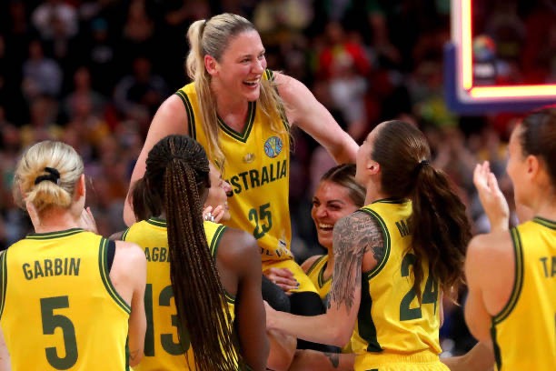 Lauren Jackson is too much to handle for Canada and Steph Talbot flirts with a triple-double