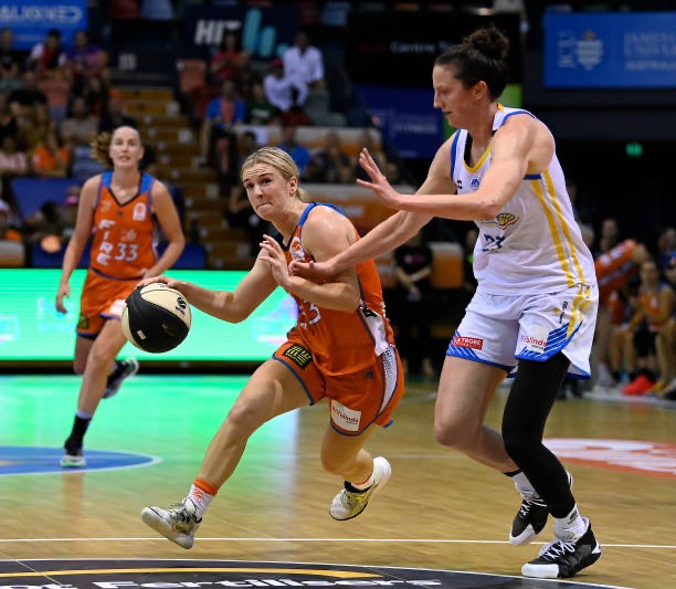 The Bendigo Spirit secured a narrow victory over the Townsville Fire with a final score of 66-68 in an exciting finish to the WNBL game