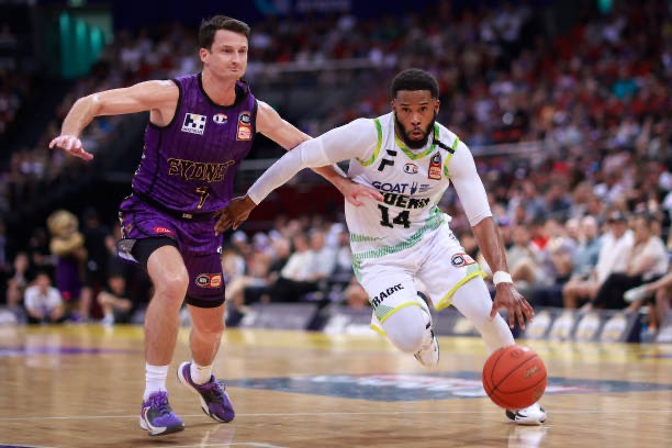 Sydney Kings win high-scoring match against South East Melbourne Phoenix, 111-106