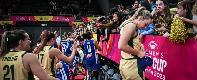 Australian women's basketball team celebrating the victory over the Philippines with their home crowds Link: https://www.fiba.basketball/api/img/graphic/1a15998e-2a90-4f8f-9d6c-1aab4bfbde22/1000/1000?mt=.jpg