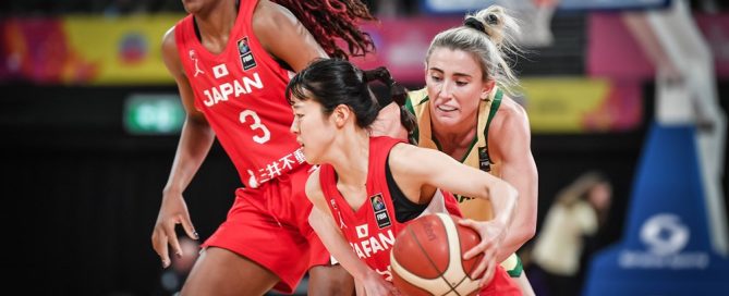 Mai Yamamoto's determination to score against Opals' defence. Australia vs Japan, Group B Fiba Women's Asia Cup 2023 Link: https://www.fiba.basketball/womensasiacup/2023/All-game-photos/#iset=0cd10016-0768-4cf7-bf3d-fdf0a2ef1765&iid=29e7da5f-88ad-4269-a90f-d0cf8b4c2296